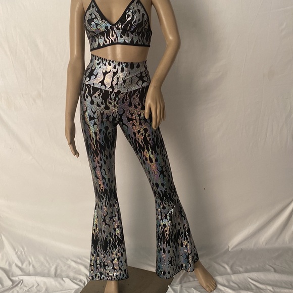 Fire bell bottom pants - Picture 9 of 9